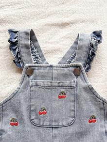 SHEIN Vintaside Kids 1件女婴蓝色牛仔休闲可爱刺绣花卉吊带连体裤，适合外出和派对穿着 - 藍色 - 查看 6