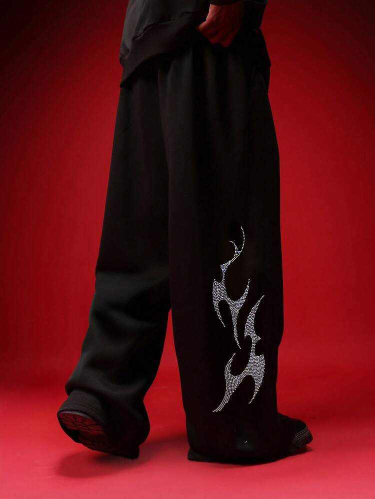 Pantalon de jogging ample avec motif flamme en strass