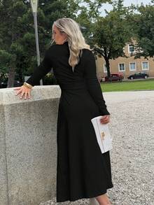 Jeta Ari 女士新款优雅浪漫约会通勤白色中式立领长袖褶饰 A 字长裙 - 黑色 - 查看 2