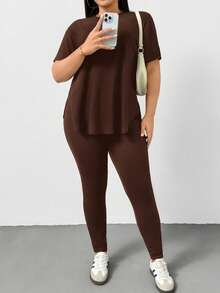 SHEIN Essnce 大码女装春夏时尚休闲运动舒适百搭显瘦日常棕色短袖T恤和打底裤两件套，裤装套装，街头风，机场穿搭，女士夏季穿搭，外出穿搭，Y2K风格，极简风，女士教堂着装 - 棕色 - 查看 5