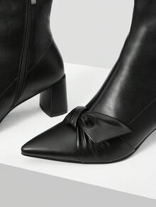 MOTF Giày bốt mũi nhọn cao đến giữa bắp chân họa tiết nơ thời trang nữ - màu đen - Xem 6