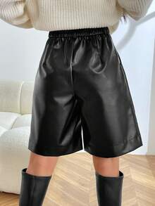 SHEIN PETITE CURVE 大码时尚百搭纯色阔腿短裤，黑色PU皮短裤，女士夏季必备，适合日常通勤、办公、毕业典礼、上学等场合。 - 黑色 - 查看 2