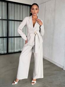 Lavishia Conjunto casual de 2 piezas de chaqueta y pantalones con diseño de cintura de metal de manga larga y cuello solapa de unicolor para mujer - Caqui - Ver 5