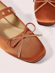 CUCCOO DOLLMOD Mocasines de ballet con puntera redonda, suela blanda, tira de ante, bloqueo de color, decoración de remache metálico y lazo para mujeres - Óxido marrón - Ver 6