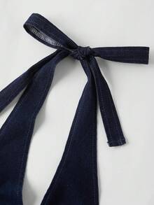 SHEIN MOD 女士露背系带露背荷叶边时尚百搭牛仔上衣夏季上衣圣诞节新年派对上衣沙滩休闲上衣亮片上衣闪亮上衣女士社交上衣女士牛仔露背短款上衣，饰有铆钉褶皱腰部和蝴蝶结后背 - 深色水洗藍 - 查看 5