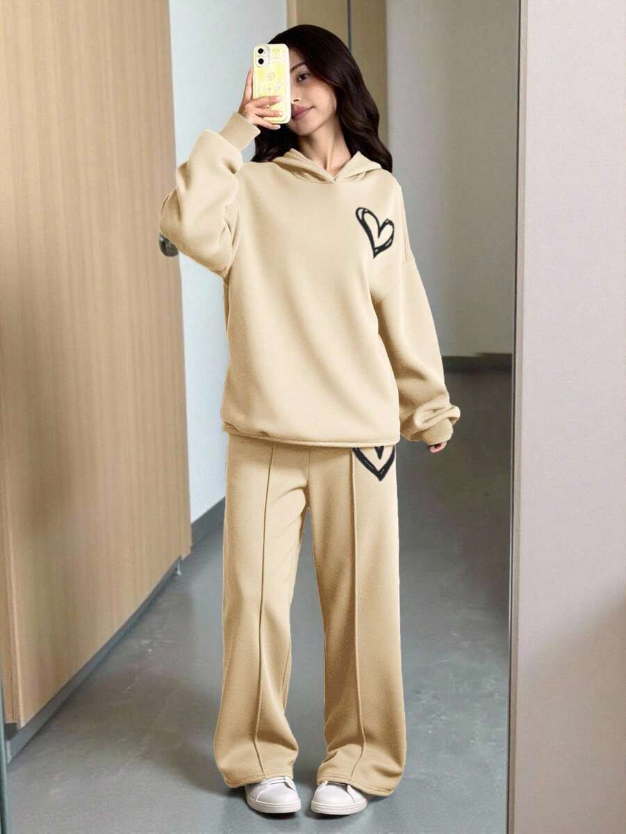 SHEIN 少女秋冬季保暖内衬休闲街头风宽松口袋爱心印花套头卫衣和褶皱宽松印花运动裤套装，返校穿搭 - 杏色 - 查看 1