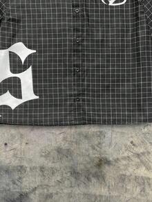 AXEPEAK Áo sơ mi dệt tay ngắn họa tiết kẻ caro và chữ dáng rộng cho nam - Xám - Xem 3