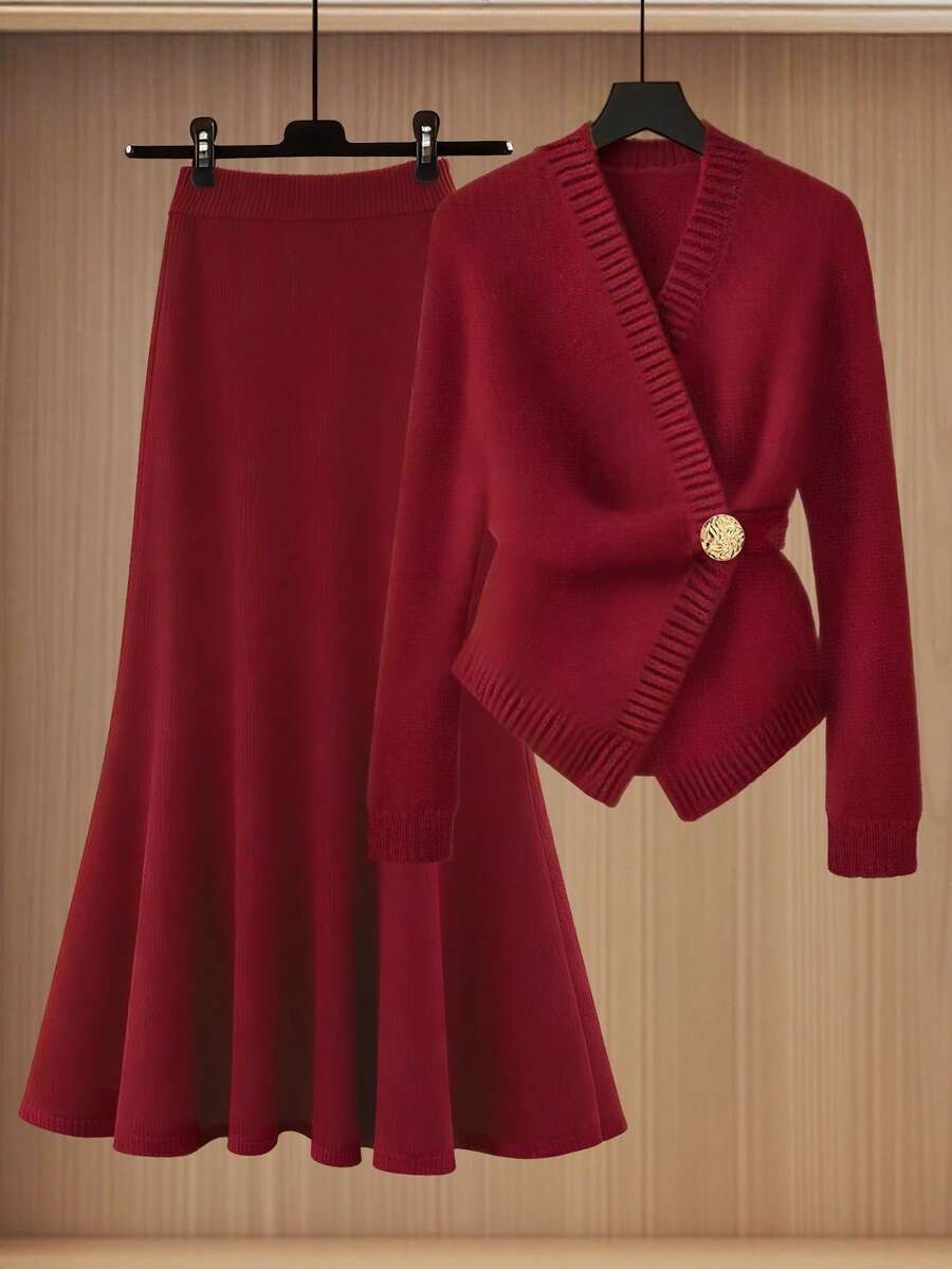 GlowEve Áo khoác cardigan dệt kim bất đối xứng cổ chữ V tay dài thắt nút phía trước cạp cao dáng chữ A midi có viền đuôi cá, rủ và ôm sát, đa năng để mặc hàng ngày Bộ áo len dệt kim 2 món dành cho nữ, phù hợp cho nhiều dịp - Màu Đỏ Sâu - Xem 1