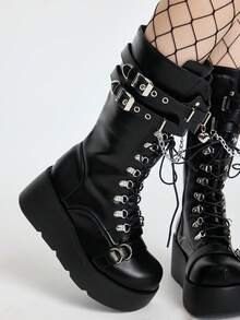 ROMWE Grunge Punk 女装时尚秋冬2025朋克风厚底圆头侧拉链黑色休闲中筒靴,女士时尚可调节扣带平底靴,女高端户外工作休闲轻便防滑过膝靴,女聚氨酯一体式增高柔软舒适靴子,万圣节女大学生户外运动必备高跟细跟百搭增高链条靴 - 黑色 - 查看 4