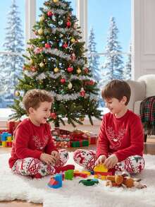 SHEIN 2 件男童圣诞驯鹿印花柔软棉质长袖上衣和裤子舒适睡衣套装 - 紅色 - 查看 9