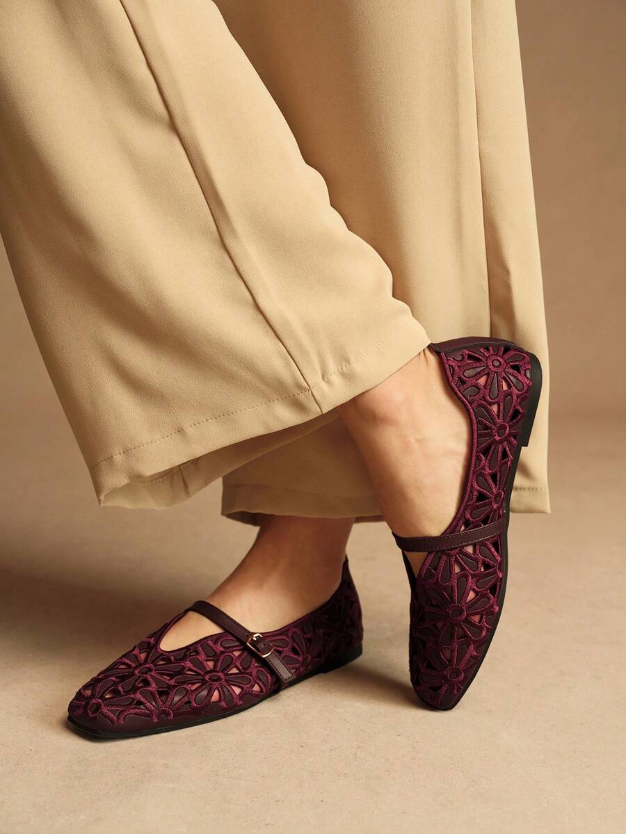 Rosivie Women's Buckle Design Floral Hollow-Out Fashion Flats