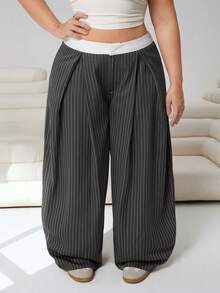 Solflare Bộ sưu tập Xuân/Hè 2026 mới, phong cách thường ngày năng động, phù hợp cho tiệc tùng, hẹn hò, sinh nhật, lễ hội âm nhạc, đi học, đi làm, kỳ nghỉ, ngày Valentine. Quần ống rộng dáng suông, chất liệu vải kẻ sọc đen trắng, cạp chun co giãn màu trắng tương phản, cỡ lớn. - Nhiều màu - Xem 3