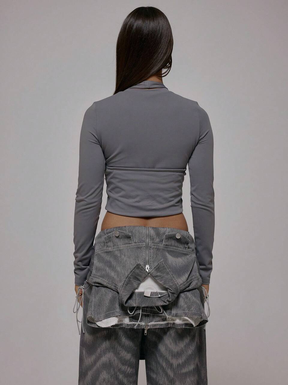 Mehrschichtiges Slinky-Halterneck-Langarm-Figurbetontes Crop-Top Herbst Streetwear Cool Girl Y2K Alltag Lässig Sepia Frühling Sommer Urlaub