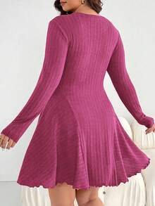 SHEIN Essnce Đầm ngắn tay dài màu hồng dáng suông thoải mái, ấm áp, dành cho nữ cỡ lớn, thời trang thu đông, trang phục mùa thu, đầm ôm dáng, kiểu dáng đơn giản, đầm năm mới cho nữ. - Màu Hồng Tươi - Xem 2