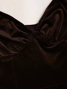 Sweetra Autumn/Winter New Sexy Off-Shoulder Spaghetti Strap Fitted Flare Sleeve Burgundy Velvet Holiday Party Dress - Chocolate Brown - View 4