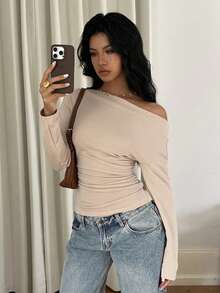 Siren Gaze 不對稱領落肩袖褶邊T恤