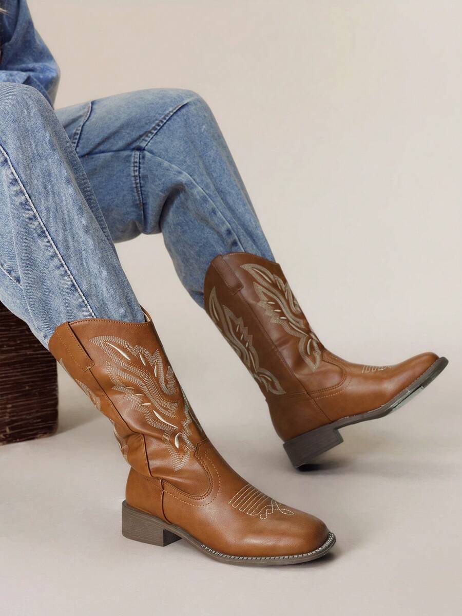 Styleloop Botas vaqueras bordadas de estilo occidental para mujer de talla grande, nuevo estilo 2025, botas para viajes y desierto, botas de jinete del noroeste