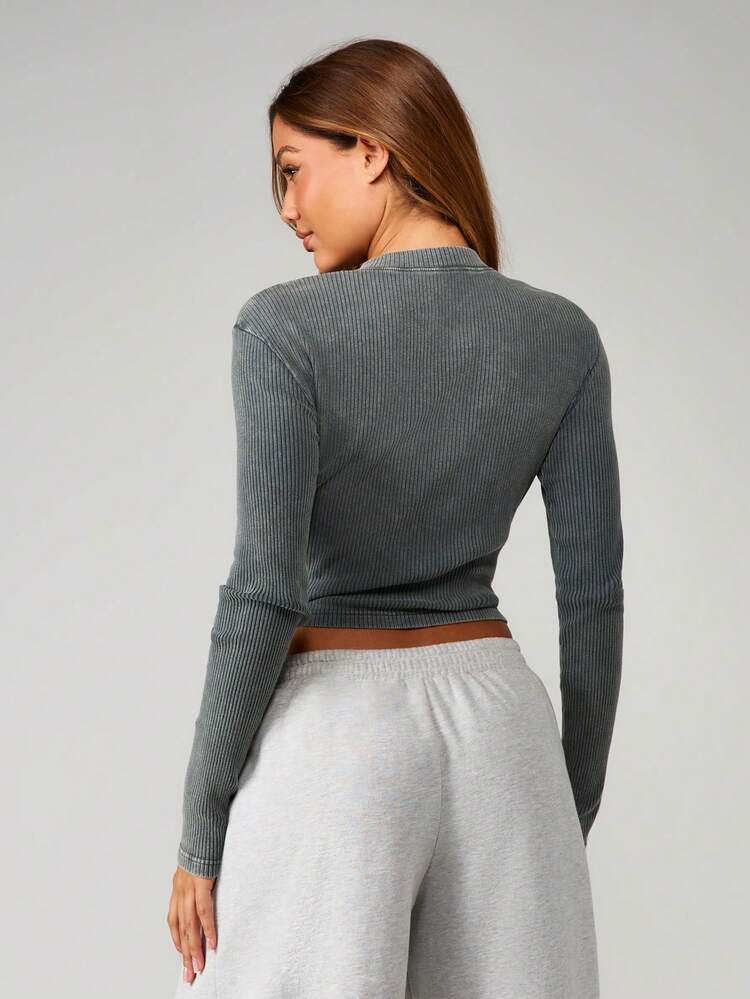 MISSGUIDED Gewaschene gerippte Knopfvorderseite Langarm Kurz-Strickjacke mit Rundhalsausschnitt für lässige Herbst-Winter-Schichtung