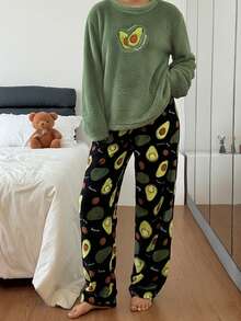 SHEIN 牛油果刺绣蓬松卫衣和法兰绒印花裤女士舒适睡衣套装 - 綠色 - 查看 3