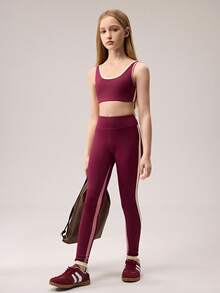 SHEIN Conjunto de top y leggings activos para niñas preadolescentes, sujetador deportivo de color burdeos con empalme y pantalones de yoga, burdeos con rayas de contraste suave amarillo y rojo, tela elástica cómoda, adecuado para entrenamiento en casa, actividades al aire libre, correr, fitness - Multicolor - Ver 1