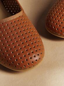 Rosivie Women's Casual Versatile Commute Simple Flats For Christmas - Brown - View 4