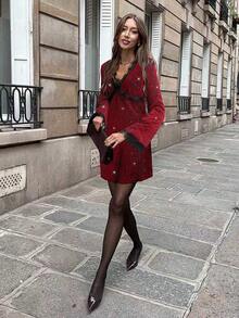 Pariaura Zimowa sukienka z patchworku z metaliczną nicią i zdobiona kryształkami