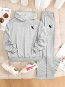 SHEIN Teen Girl Autumn/Winter Thermal Lined Casual Street Style Oversized Pouch Pocket Heart Print Pullover Sweatshirt Sweatshirt And Pleated Loose Printed Sweatpants Set, Back To School Outfit Essentials Hoodie Suitable For Everyday, School, Vacation, Party Occasions