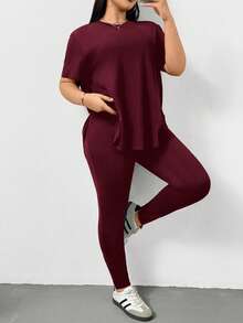 SHEIN Essnce 大码女装春夏时尚休闲运动舒适百搭显瘦日常酒红色短袖T恤和打底裤两件套，裤装套装，街头风，机场穿搭，夏季女装，外出穿搭，Y2K风格，极简风 - 酒紅色 - 查看 2