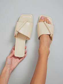 SHUZIA Giày sandal xỏ ngón chéo giả da phồng cho nữ - trắng - Xem 5