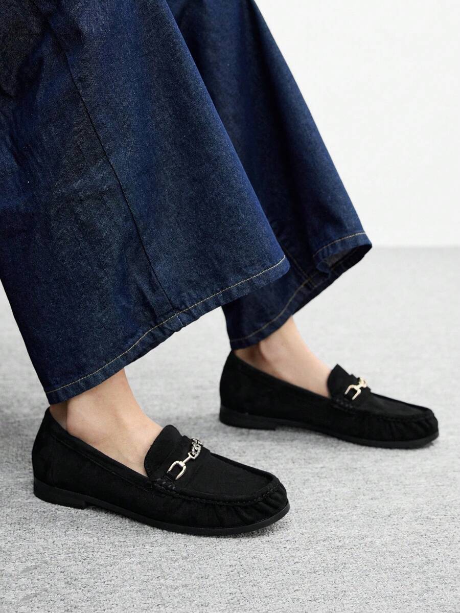 CUCCOO BIZCHIC Women's Metal Decor Fashionable Casual Everyday Slip-On Loafers For Christmas - Black - View 1