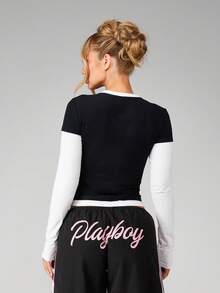 Missguided x Playboy Áo crop top tay dài phối màu tương phản, viền trắng và họa tiết in chữ - Đen và trắng - Xem 2