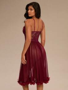 Enchnt Camisón transparente de malla con parche de encaje y decoración floral en 3D con vestido oversize - Burdeos - Ver 6