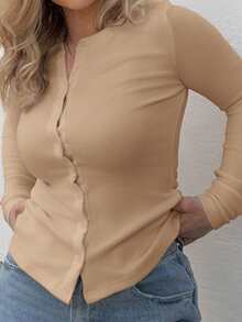 Jeta Ari 罗纹纽扣长袖圆领上衣，休闲春假机场度假秋冬圣诞节必备，优雅时尚 - 杏色 - 查看 3