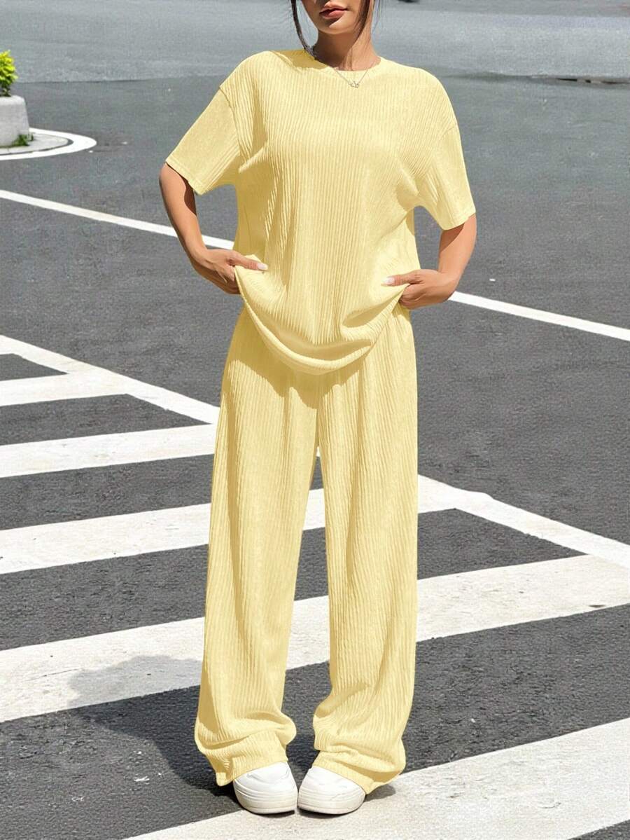 SHEIN EZwear Butter Yellow Knitted Texture Loose T-Shirt And Pants Casual Set, Summer - Yellow - View 1