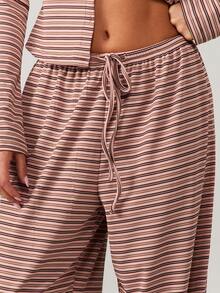 MISSGUIDED 罗纹条纹两件套，包含一件纽扣开衫和一条抽绳阔腿裤，休闲舒适。 - 粉色 - 查看 6