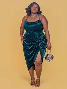 CurvyTilda 女式常规加大码优雅派对节日活动垂坠高开衩荷叶边下摆天鹅绒连衣裙，女士生日礼服 - 墨綠色 - 查看 4