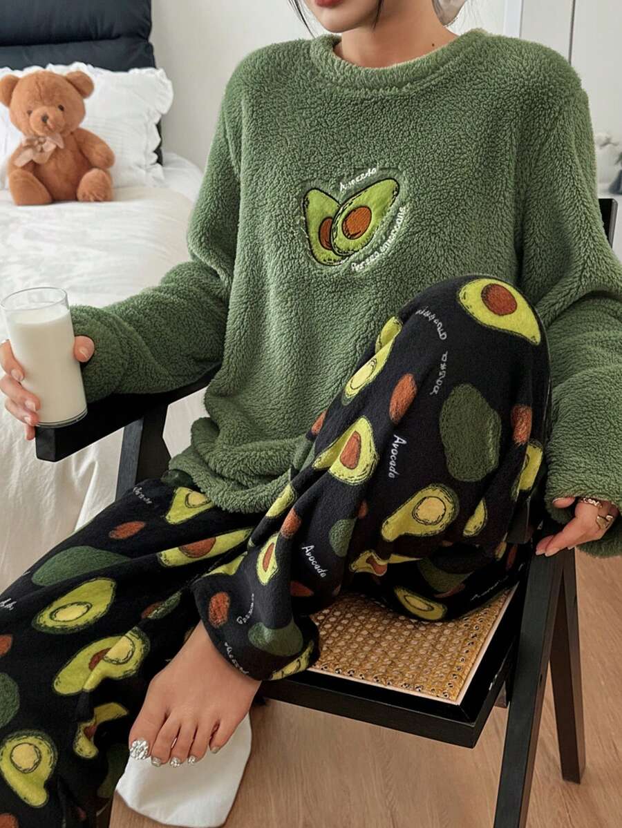 SHEIN 牛油果刺绣蓬松卫衣和法兰绒印花裤女士舒适睡衣套装 - 綠色 - 查看 1