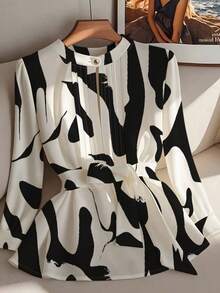 Franclia Blusa de moda con cuello redondo, manga larga, plisada y estampada, toda blanca, casual, para primavera y otoño para mujeres universitarias - Blanco y Negro - Ver 3