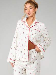 MISSGUIDED Conjunto de pijama de manga larga con botones y pantalón de largo completo con estampado de cerezas y ribete de contraste - Albaricoque - Ver 3