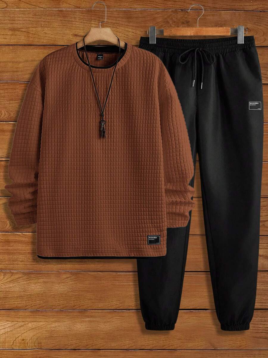 HIMLAND Manfinity Modomio 2pcs Men's Knit Slim Fit Crew Neck Long Sleeve T-Shirt And Elastic Waist Straight Leg Casual Pants Set, Suitable For Autumn And Winter Men Tracksuit Brown Set Men Men Knit Set Men 2 Piece Set Men Casual Sets Men Plus Size Set