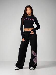 Missguided x Playboy 水洗水钻长袖圆领露脐上衣，饰有闪亮印花细节，适合秋冬休闲穿着。 - 黑色 - 查看 3