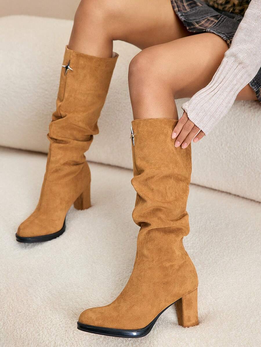 Daringsoles Giày bốt cao gót mũi nhọn xếp ly thời trang Sunrise đa năng cho nữ - Cà phê nâu - Xem 1