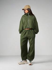 MISSGUIDED Wide Leg Drawstring Waist High Rise Baggy Sweatpants With Side Pockets For Casual Comfort - Army Green - View 4