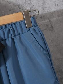 SHEIN Vacaura 2 Stücke Tween Jungen-Set mit Buchstaben-Muster Rundhals Kurzarm T-Shirt und blauen Cargohosen - Graublau - Übersicht 6