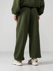 MISSGUIDED Wide Leg Drawstring Waist High Rise Baggy Sweatpants With Side Pockets For Casual Comfort - Army Green - View 2