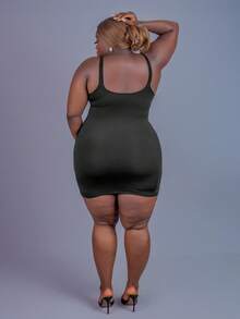 CurvyTilda 加大码女式性感镂空领口紧身迷你连衣裙，适合日常穿着、节日、约会之夜、生日、单身派对、婚礼、优雅、休闲、购物、街头服饰、外出、风骚、易于搭配且看起来苗条，凸显您的身材，修饰身材 - 黑色 - 查看 3