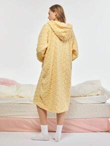Bonmuse 1pc Solid Color Wool Jacquard Casual Robe, Autumn/Winter Warm Thermal Lined Long Sleeve Flannel Hooded Loose Fluffy Bathrobe With Pockets, Women Sleepwear Loungewear, Fall, Cozyfor Summer - Mustard Yellow - View 2