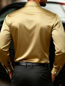 Manfinity Mode 男士商务休闲斜纹亮面拼接长袖衬衫，香槟色商务衬衫，男士香槟色衬衫，男士卡其色衬衫，男士奢华衬衫，金色正装衬衫，适合日常休闲、周末旅行、户外活动、探险旅行、轻松的工作环境或半正式场合，也是送给男友/丈夫、周年纪念日或圣诞节的理想礼物。 - 金色 - 查看 2