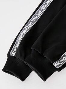 SHEIN Casuvi 女童两件套：长袖T恤，衬衫领，蕾丝花边装饰，卡通印花；针织阔腿裤，蕾丝花边装饰，字母数字印花装饰，学院风，适合春秋季休闲、返校、运动、度假等场合。 - 黑色 - 查看 5