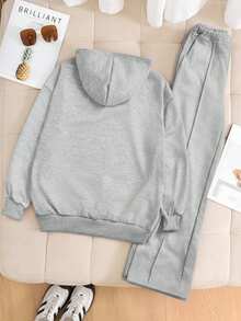 SHEIN Teen Girl Autumn/Winter Thermal Lined Casual Street Style Oversized Pouch Pocket Heart Print Pullover Sweatshirt Sweatshirt And Pleated Loose Printed Sweatpants Set, Back To School Outfit Essentials Hoodie Suitable For Everyday, School, Vacation, Party Occasions